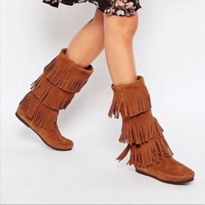 MINNETONKA Moccasin Fringe Suede Boots
